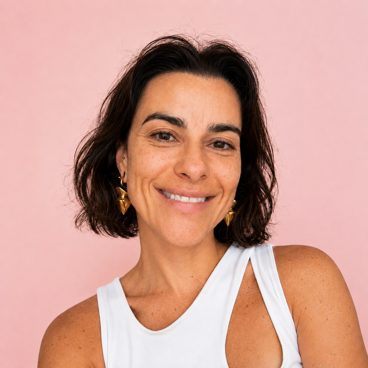 Juliana Bernardes Headshot